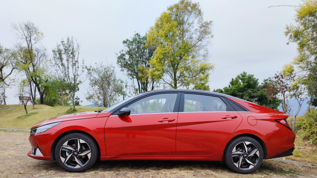 新款伊兰特怎么样，颜值在线，1.4T动力不错