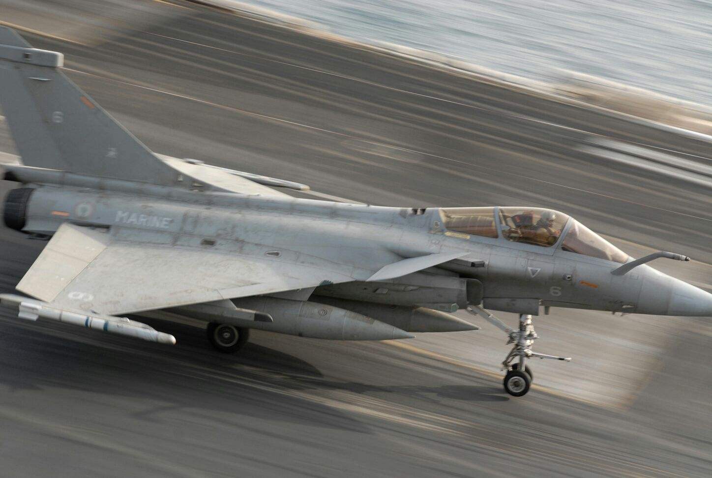 8000万F-35不香吗？非要2.4亿买阵风，印度专家：买阵风最明智