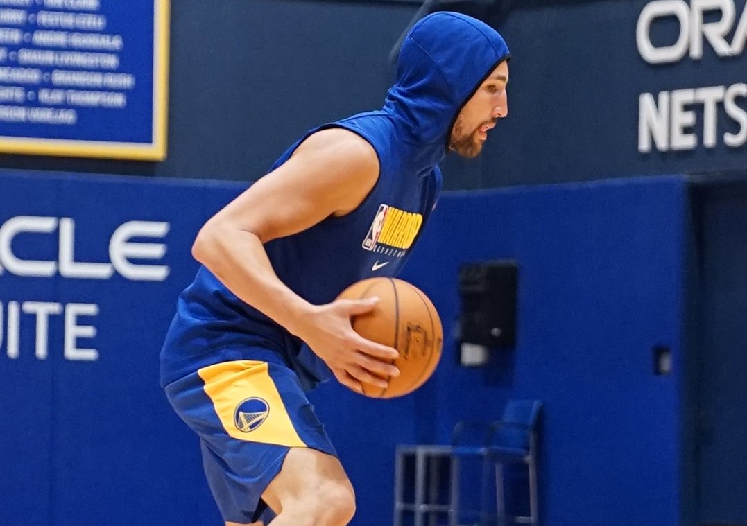 470天后首次合練！ 湯普森終於回來了，科爾評價：他的移動很好