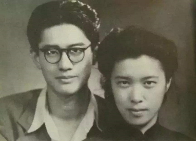 晚年乔冠华再娶年轻22岁妻子，孩子集体反对，毅