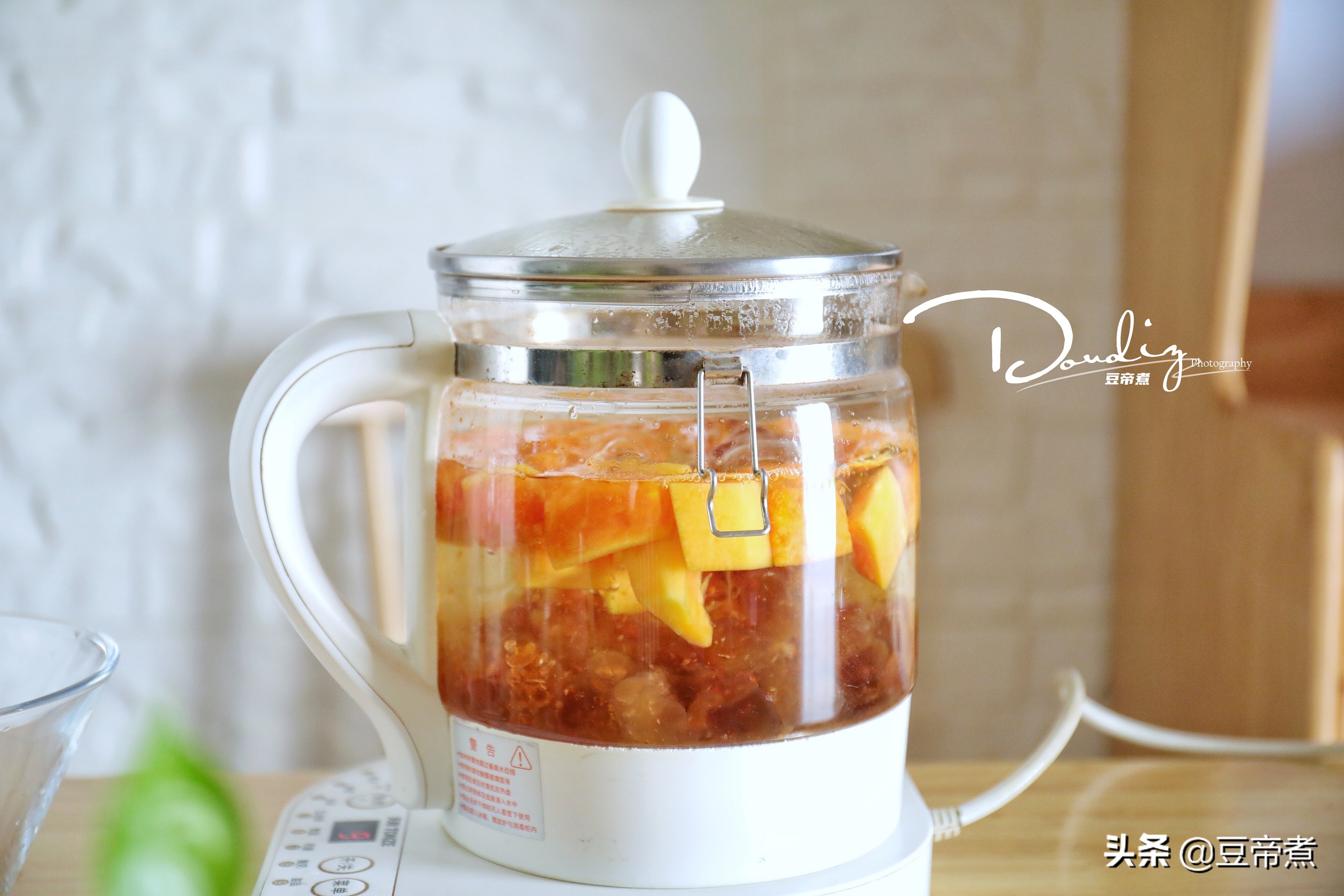 煲个糖水给老妈和媳妇喝，获得一致的好评，其实制作完全不费事