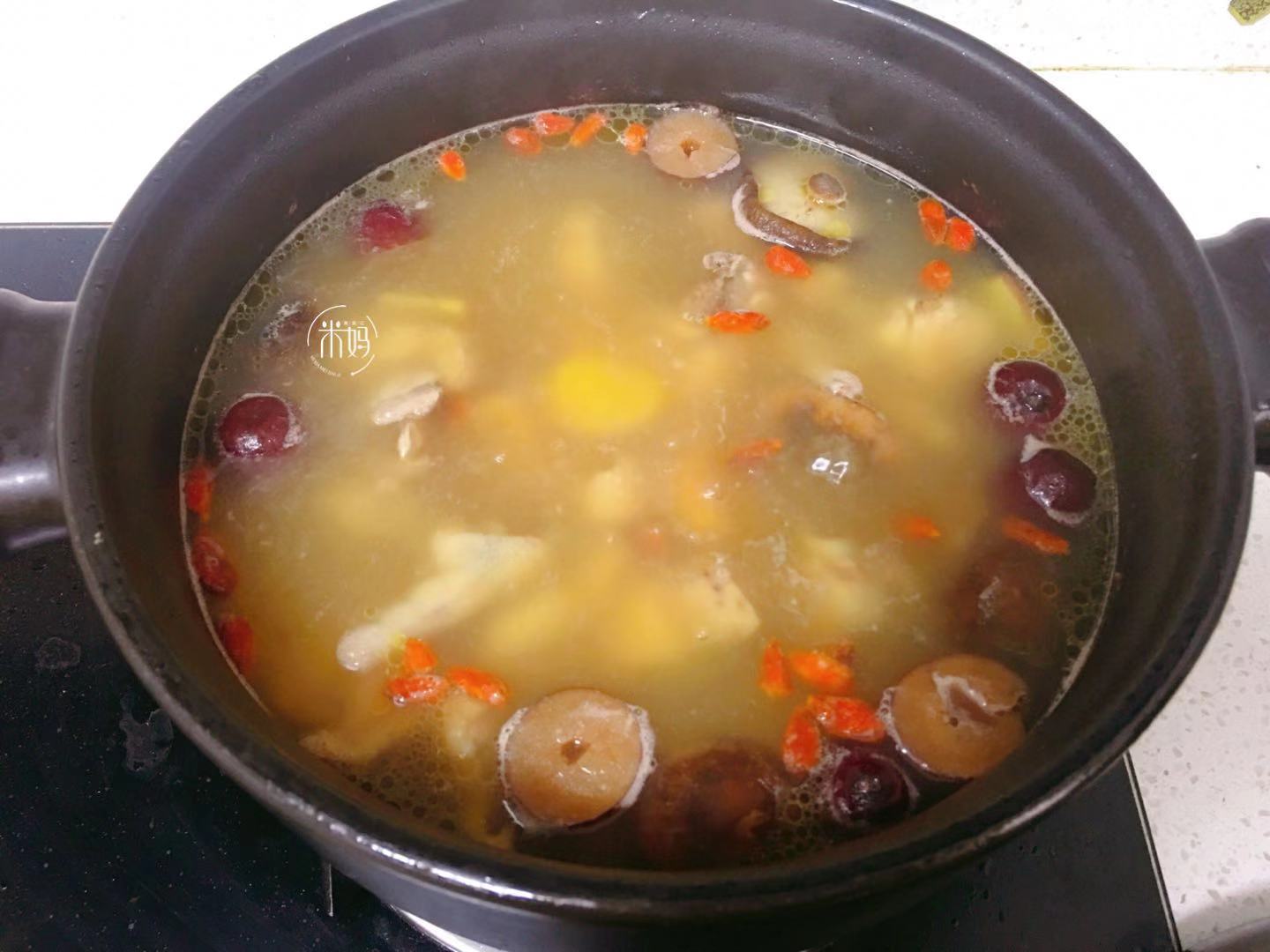 图片[7]-板栗香菇鸡汤做法步骤图 煲汤喝甘甜可口比吃猪肉强多了-起舞食谱网