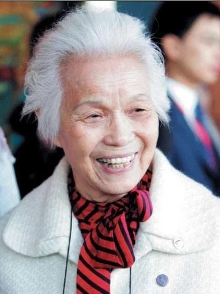 李特特:父母均為正國(guó)級(jí),扎根北大荒投身農(nóng)業(yè),晚年獻(xiàn)身扶貧工作