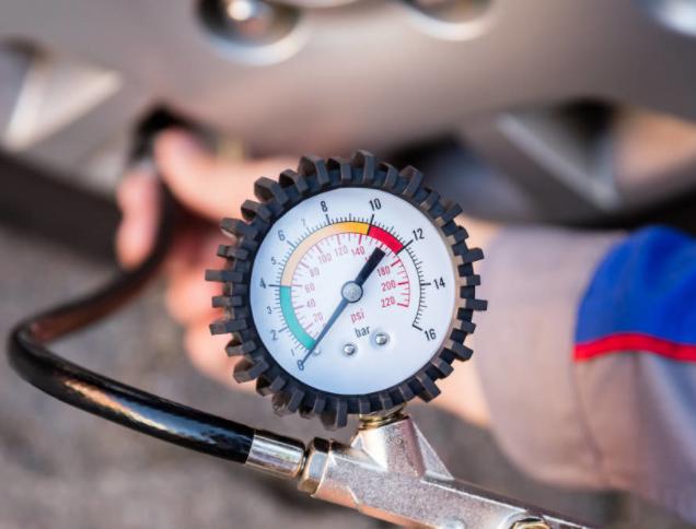 \"无论开车技术高低，建议跑高速前养成4大习