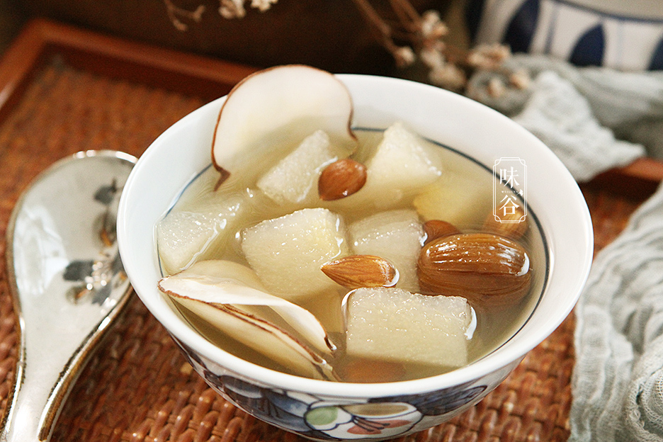 立秋将至，这糖水要多喝，润燥下火，味道清甜，一周喝2次不嫌多