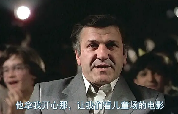 《瓦尔特保卫萨拉热窝》故事，主演是铁托朋友