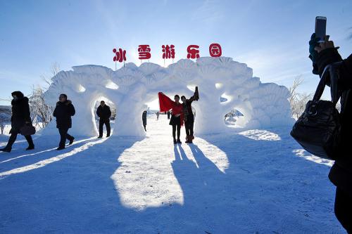 新风向！冰雪经济带动旅游新浪潮，冰雪节引领热时尚旅游