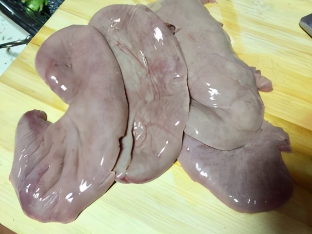 The most important part of stir-fried kidney scallops is here, the superb technology of removing the fishy and fragrant, can not stop drooling