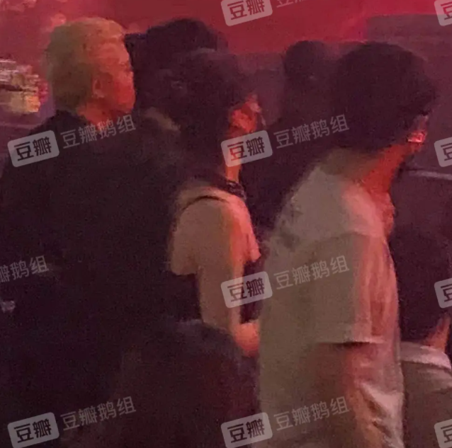 “乔英子”李庚希被曝恋情，男方是摇滚乐手，两人有多个同款配饰