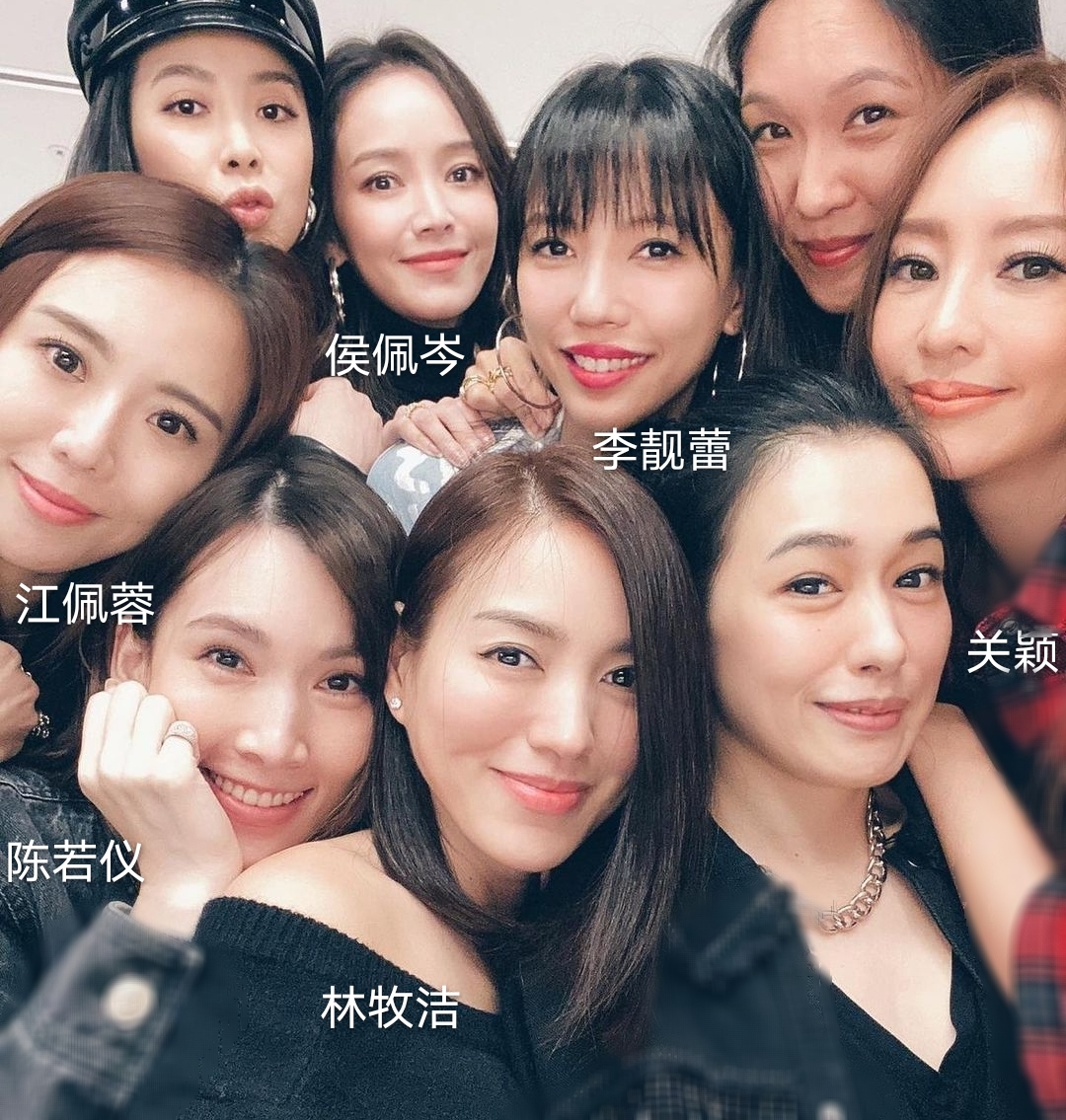 侯佩岑一家四口現身籃球場，夫妻倆對兒子照顧有加，幸福溫馨