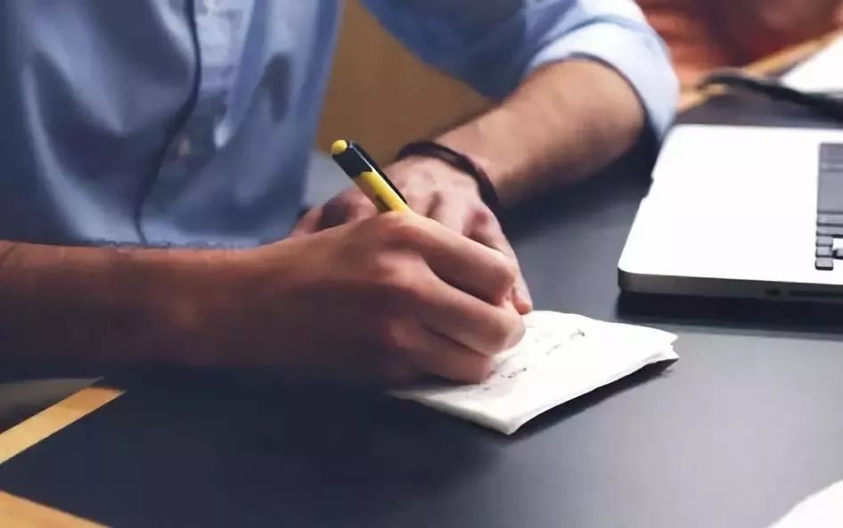 回看大佬们的成功，还敢说90后难吗？