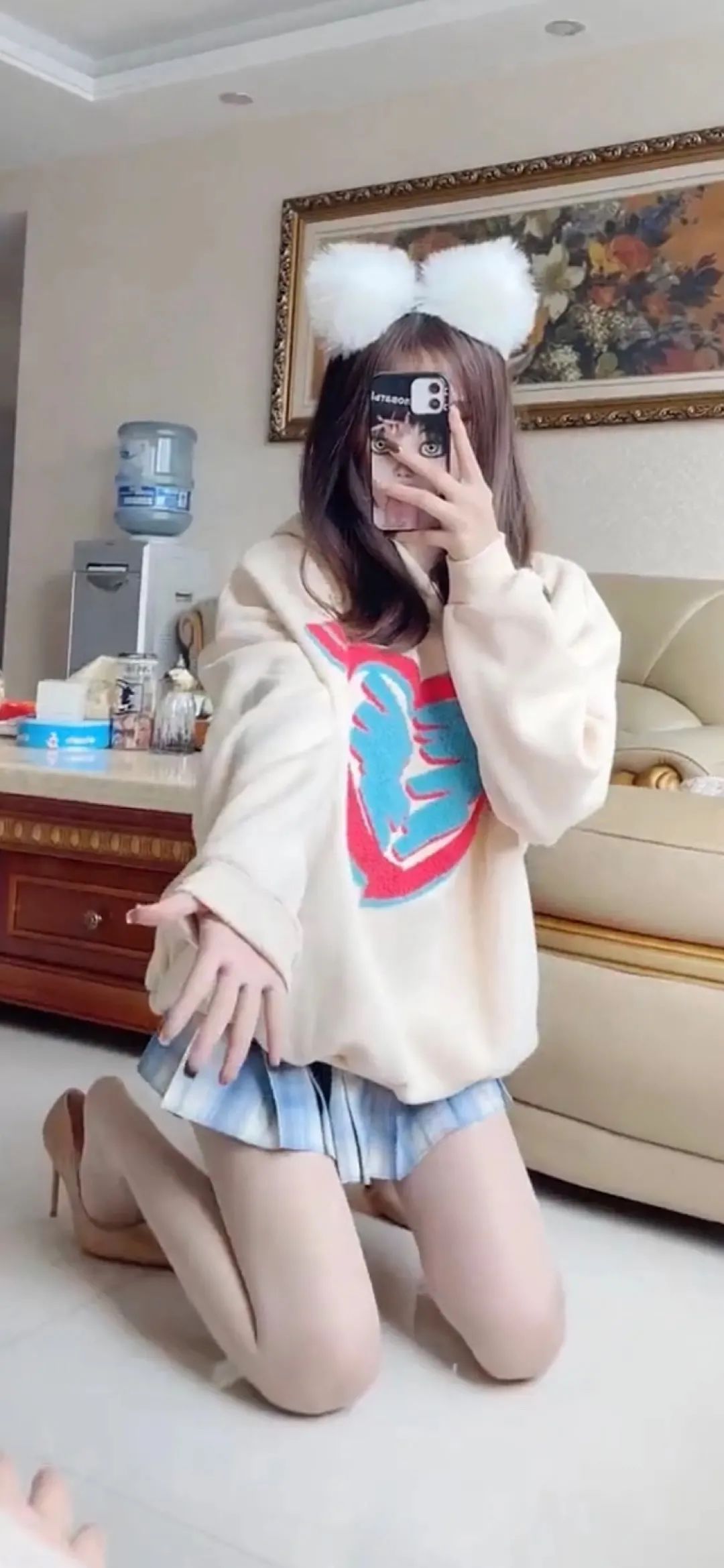 妹子这腿上面的绳子有什么用处图片