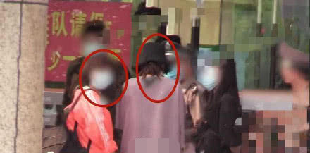 手被晒出色差，身体累到进医院，迪丽热巴过于