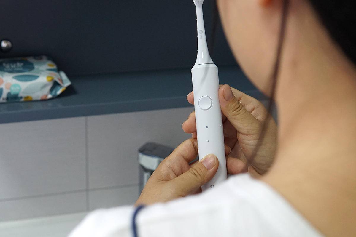 让牙齿“自动”变干净，infly声波电动牙刷究竟如何？