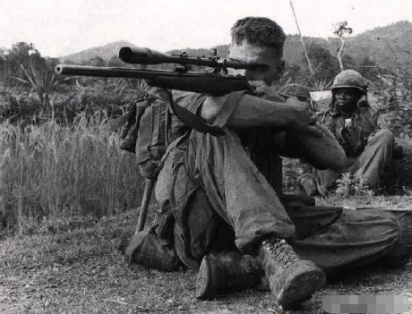 The legendary American sniper, the king of Vietnam war snipers! Kill 16 ...