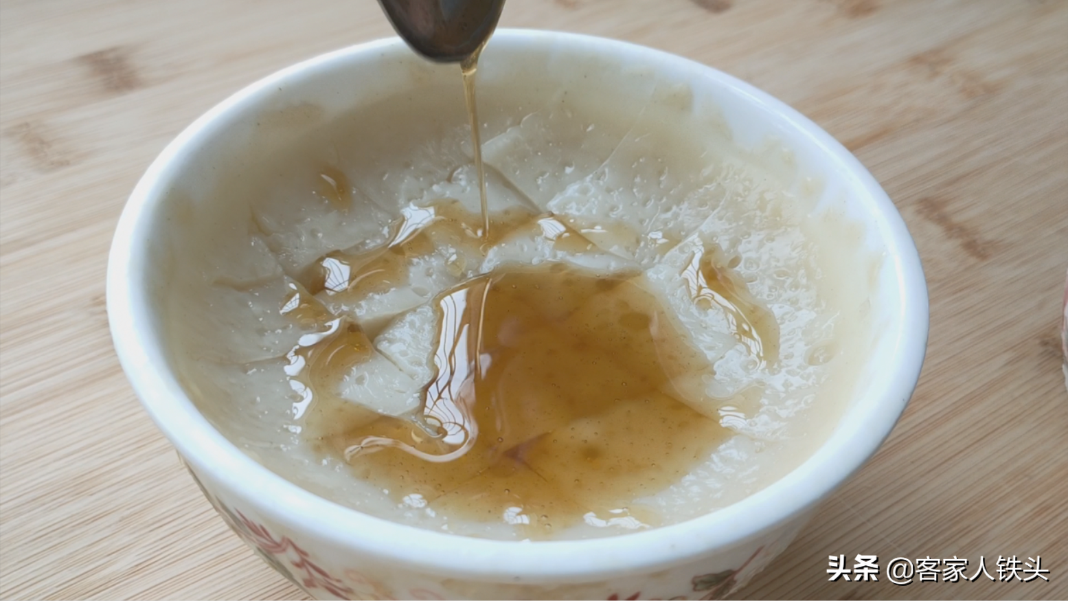 用6个碗做早餐，配方简单，搅一搅软糯口感好，营养好吃又便宜