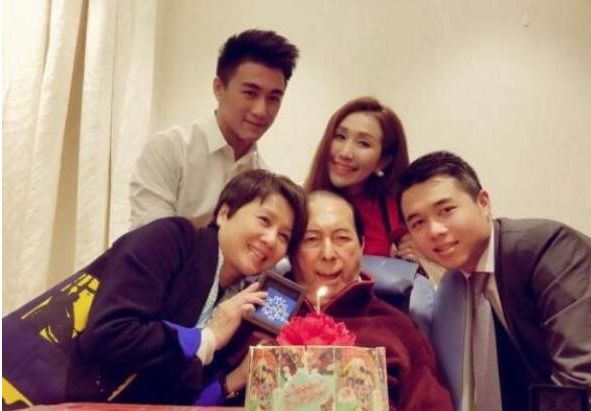 赌王一生高光时刻：将赌场10%收益做慈善，两次