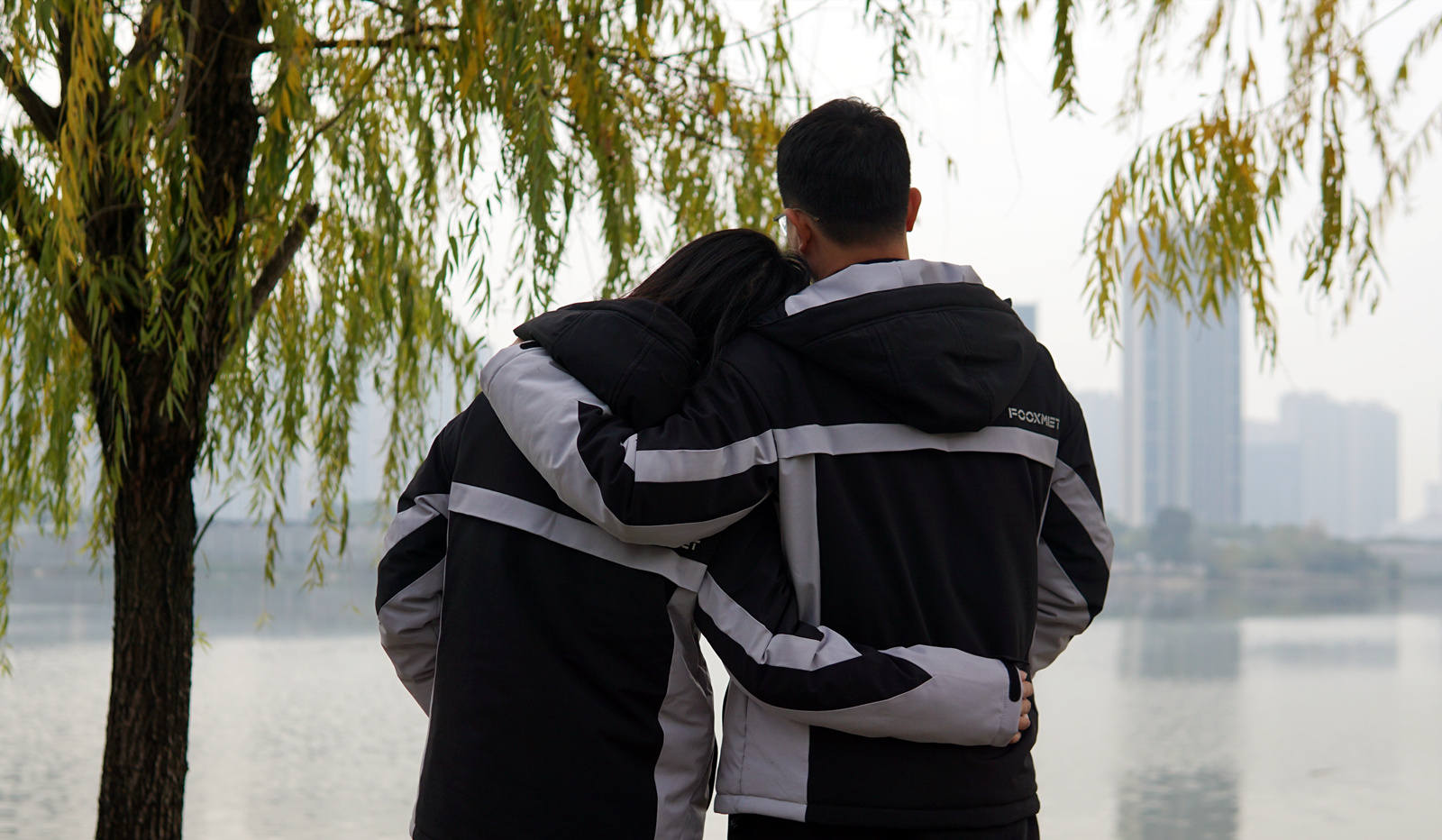 给心爱的TA送上最贴身的温暖，风谜FOOXMET智能发热外套