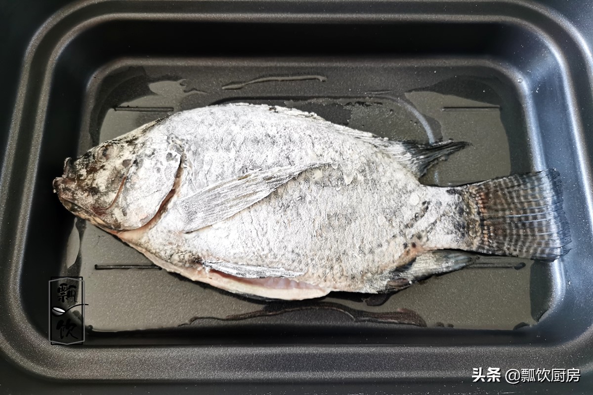 寒冷的冬天，在家做魚鍋很簡單，湯鮮味美，營養又溫暖，太喜歡了