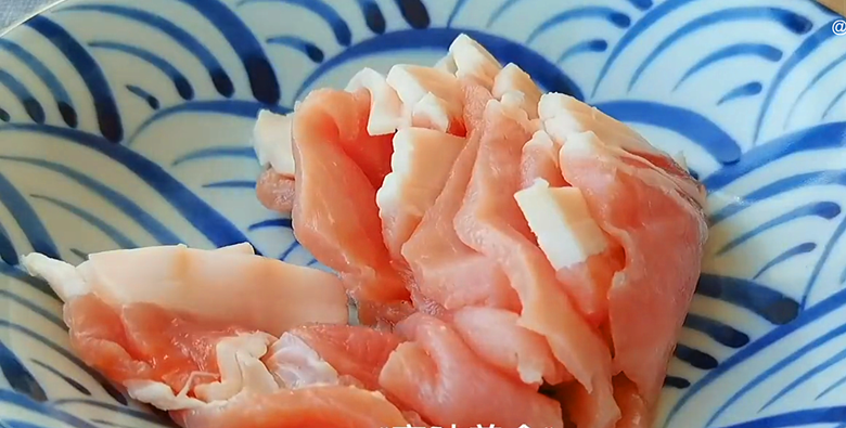 土豆片這樣做太好吃了，學會用它來招待客人，比紅燒肉還受歡迎