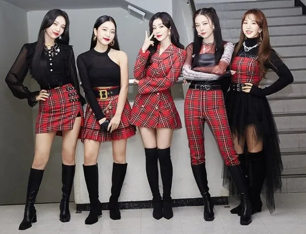 Irene可以堂堂正正的回归吗?;JENNIE-ROSÉ小分队来袭?