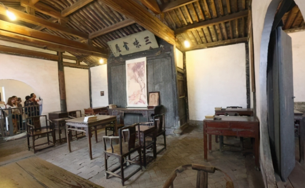 明星偶像被编入书本教材，鲁迅、岳飞文章却被删减，真的合适吗？