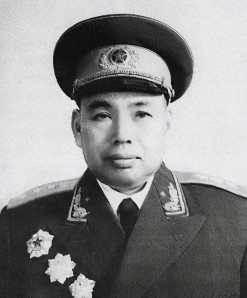 郭汝瑰：蒋介石的作战厅厅长，专为我军提供情报，九十岁车祸逝世