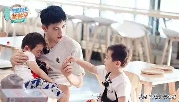 Defer 2 leave end of the year sow! Relative osmund daughter changes body expression to wrap, old father of exposure of Huang Ying's son " privacy "