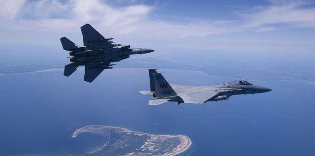 大批战机云集关岛，对头号目标发出警告，俄专