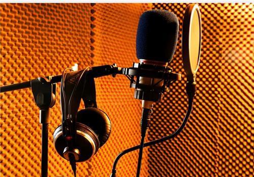 全国靠自媒体生活的超过两亿，这是企业招不到人的原因，比打工强