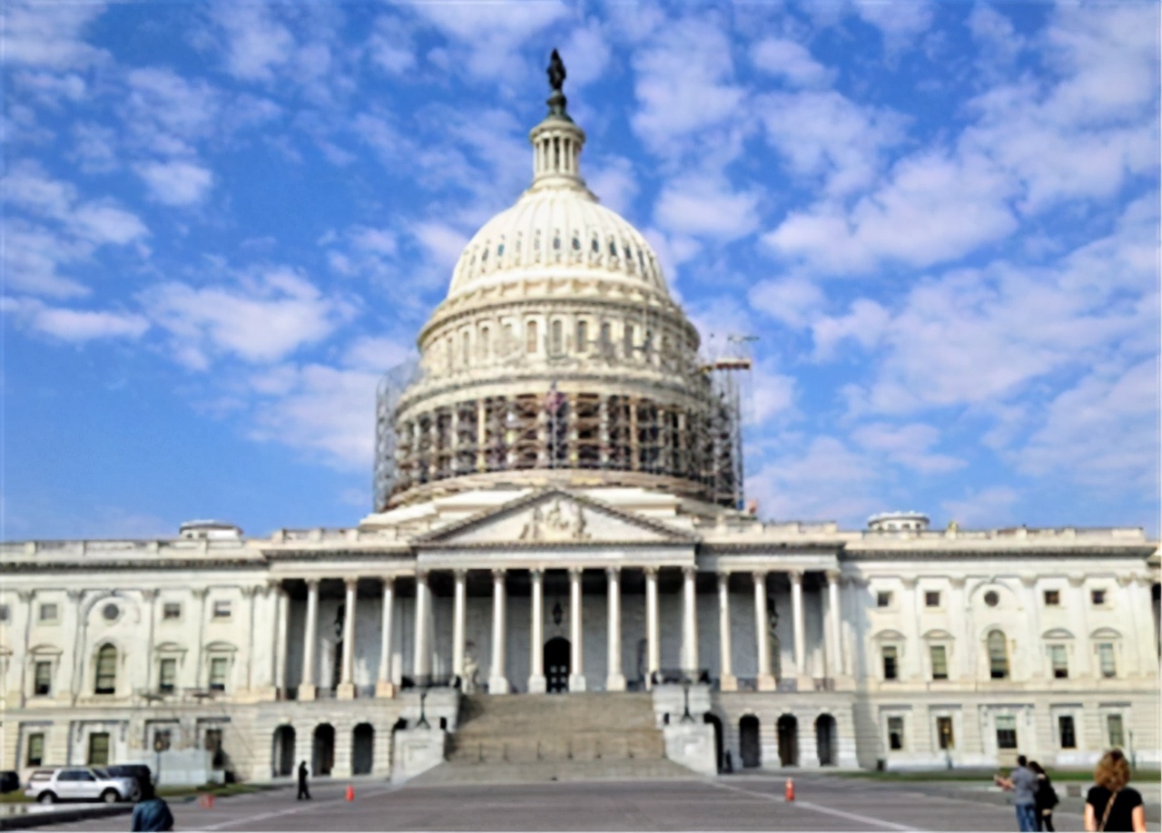 约翰逊输了？中国见招拆招进行反制，英国终于