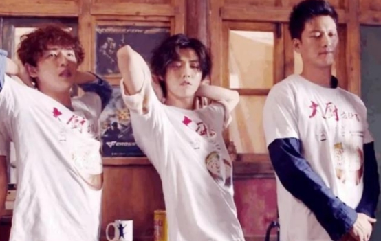 从精致到不修边幅，鹿晗经历了什么？张萌爆料鹿晗私下人品