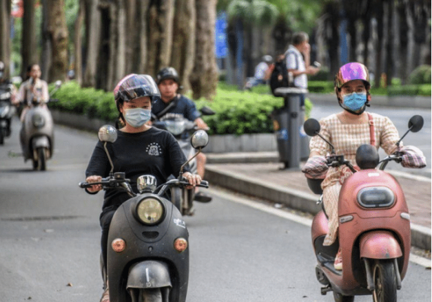 一个头盔，让共享电动车前途未卜，或将迎来“