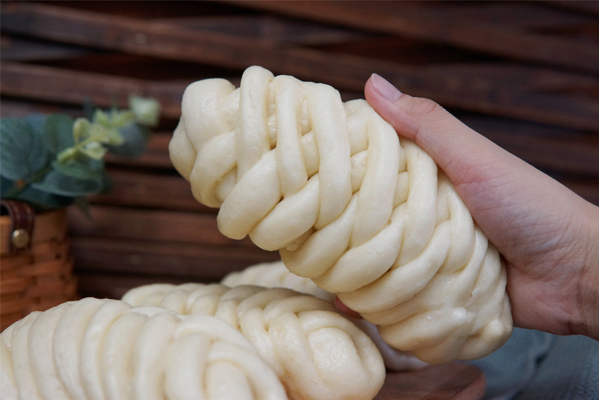 Recently, I have become fascinated by steamed buns like this, just cut a few cuts, it’s softer and more delicious, children love it.