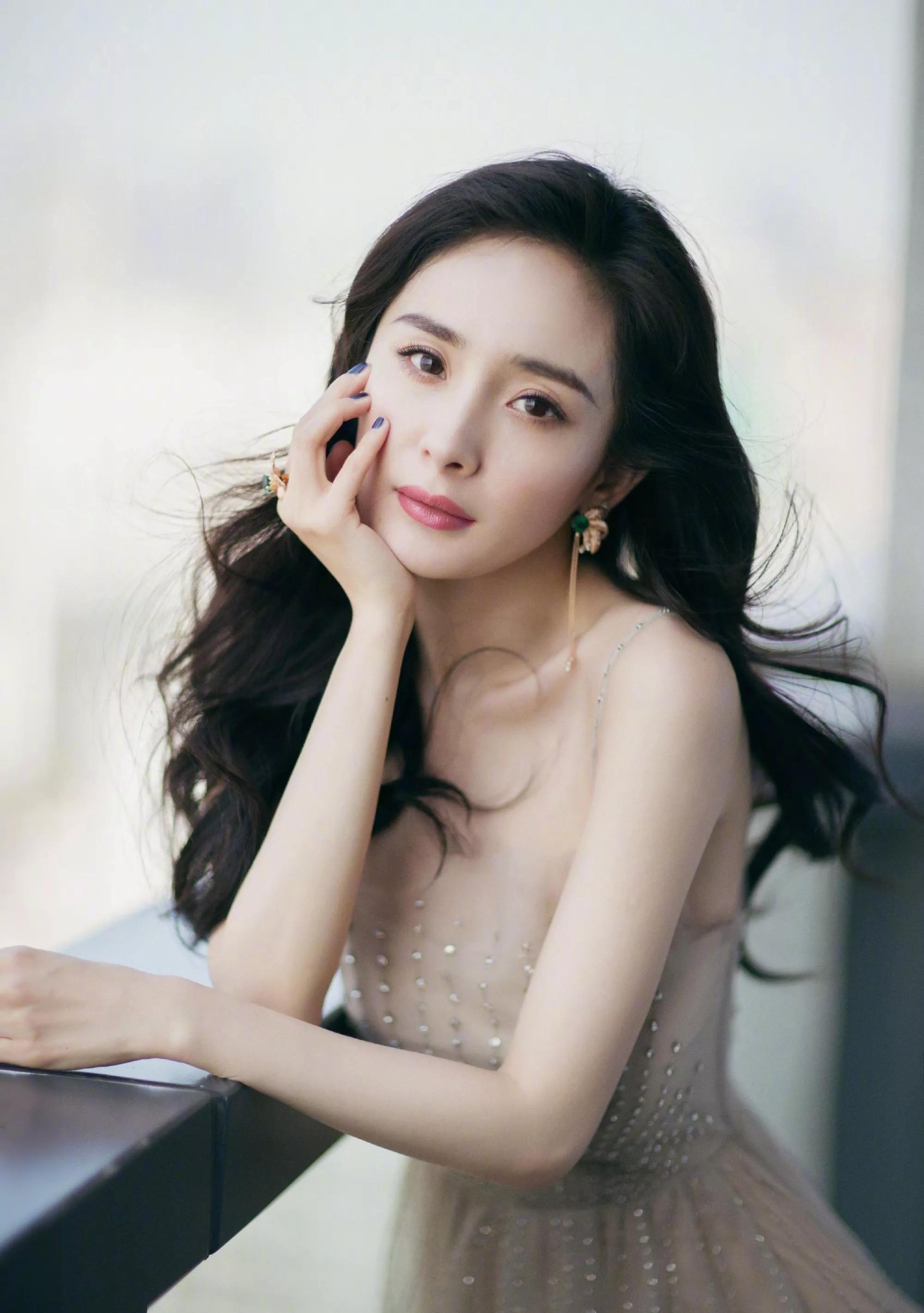 Reluctant to give up Yang Mi, Zhou Bichang angrily exposes Hawick Lau ...