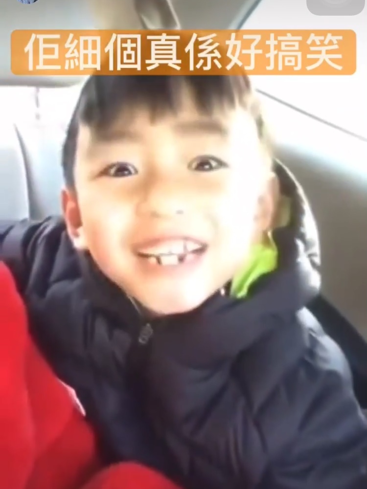 张柏芝晒早年和二儿子互动视频，小Q分享自己掉牙趣事，太逗了