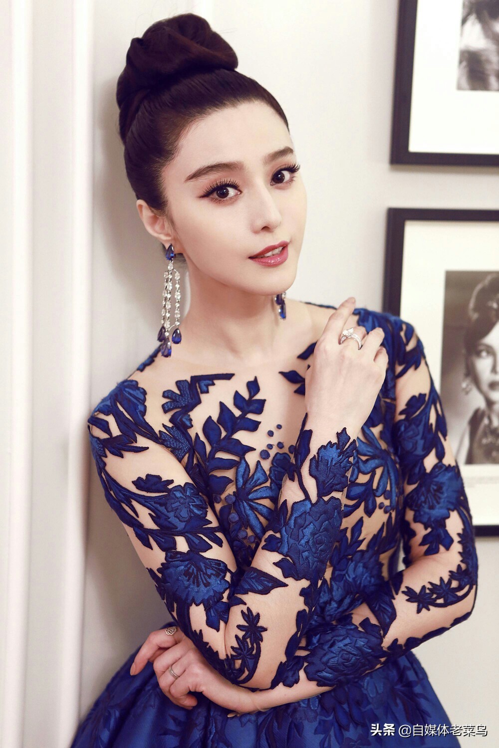 范冰冰宣告复出？首登内地杂志封面，黑长直发