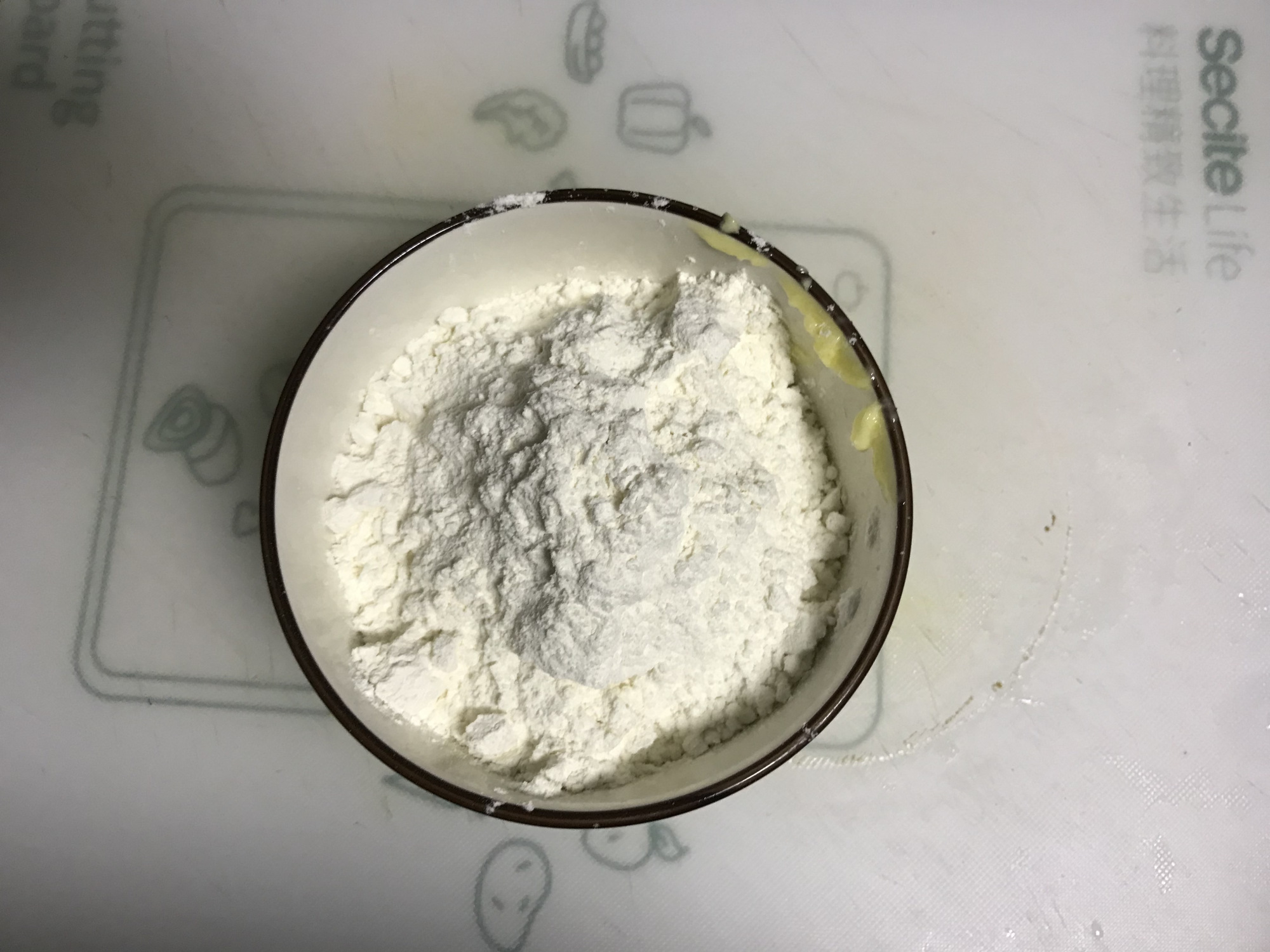 一定要尝试的面包配方，一次发酵，外酥里软，放3天不硬，特解馋