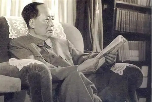 林彪不同意出兵朝鲜有两个原因，毛主席力排众