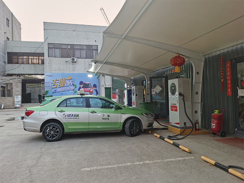 边开车边充电，感应式充电是否可行？