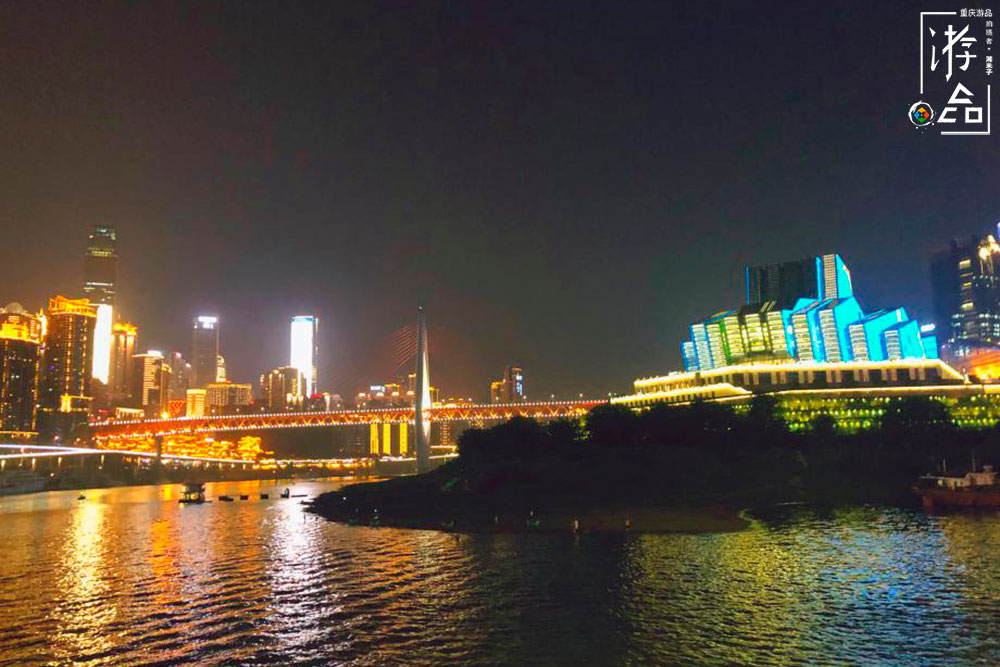 重庆两江游避坑指南：从购票选择到登船占位，每个环节都必须注意
