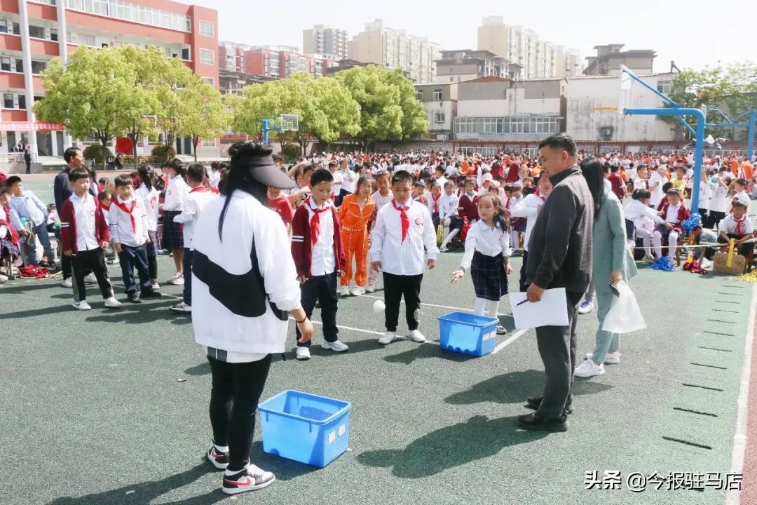 驻马店市第二十一小学怎么样?春季趣味运动会(图11)