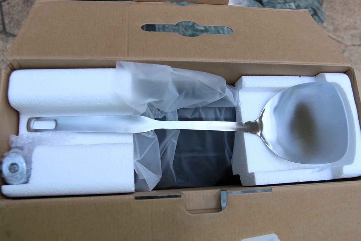 红伞伞遇上厚底锅 九阳晶钻，网友惊呼：不用躺板板