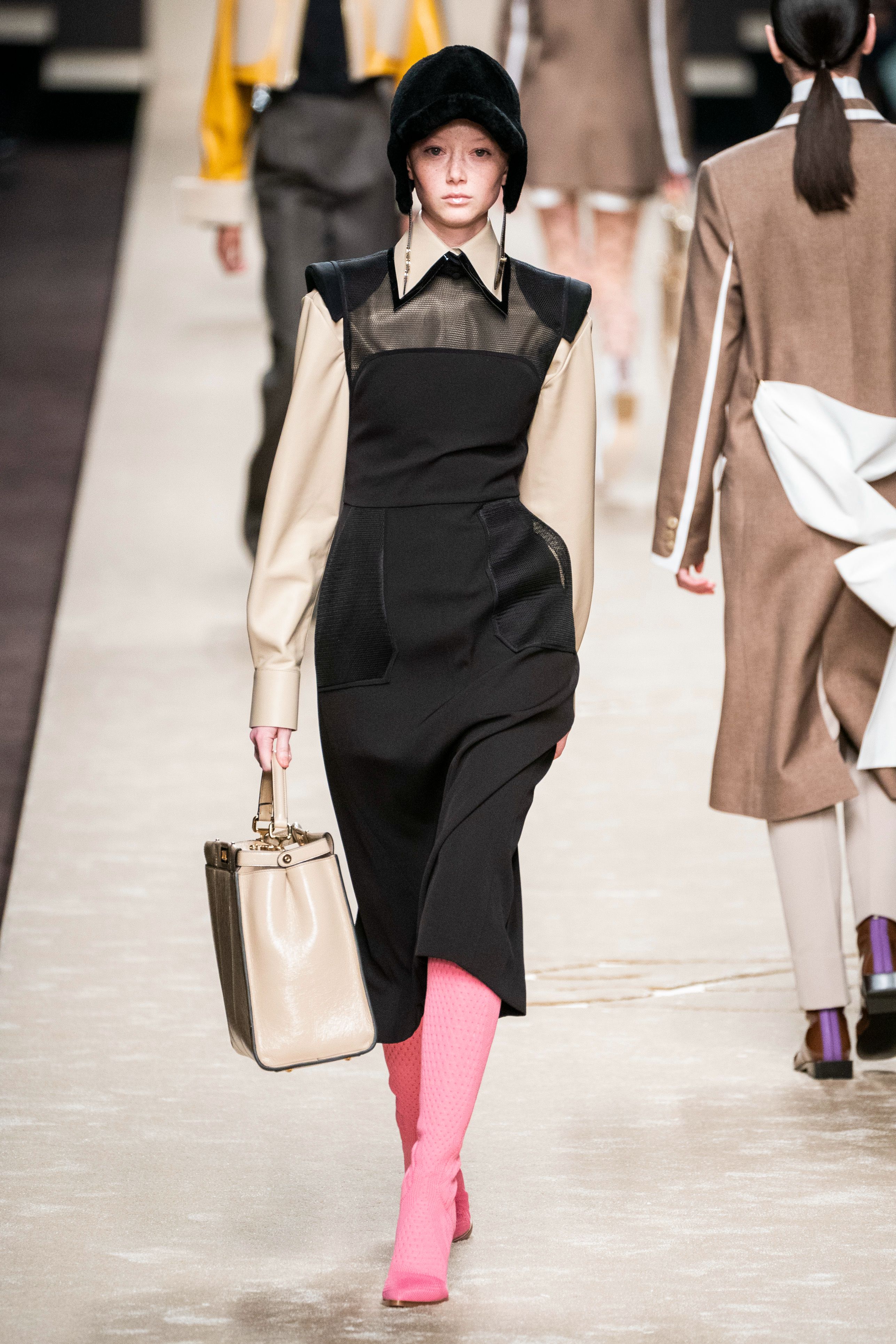 米兰时装周│Fendi 2019秋冬-老佛爷为fendi设计的最后一场秀