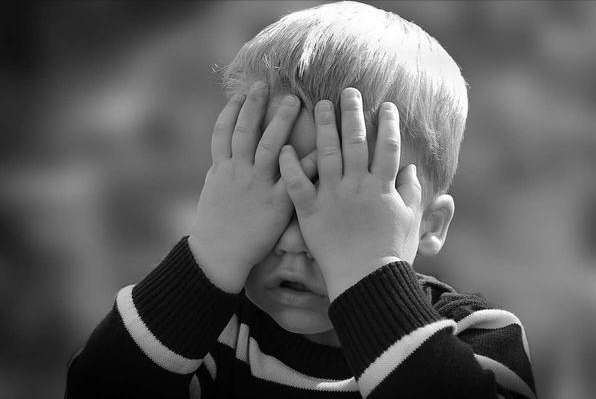 三種表現，說明孩子已經�過於�自卑，父母要特別注意了