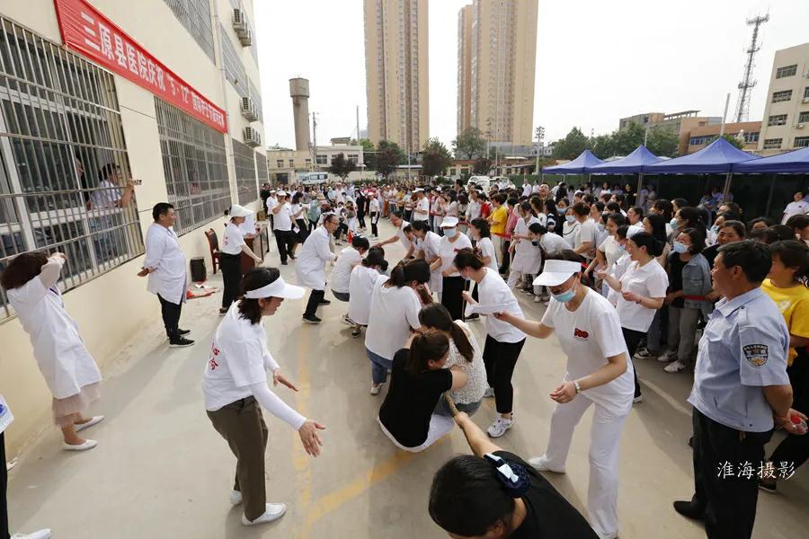 三原县医院庆祝“5.12”国际护士节拔河比赛