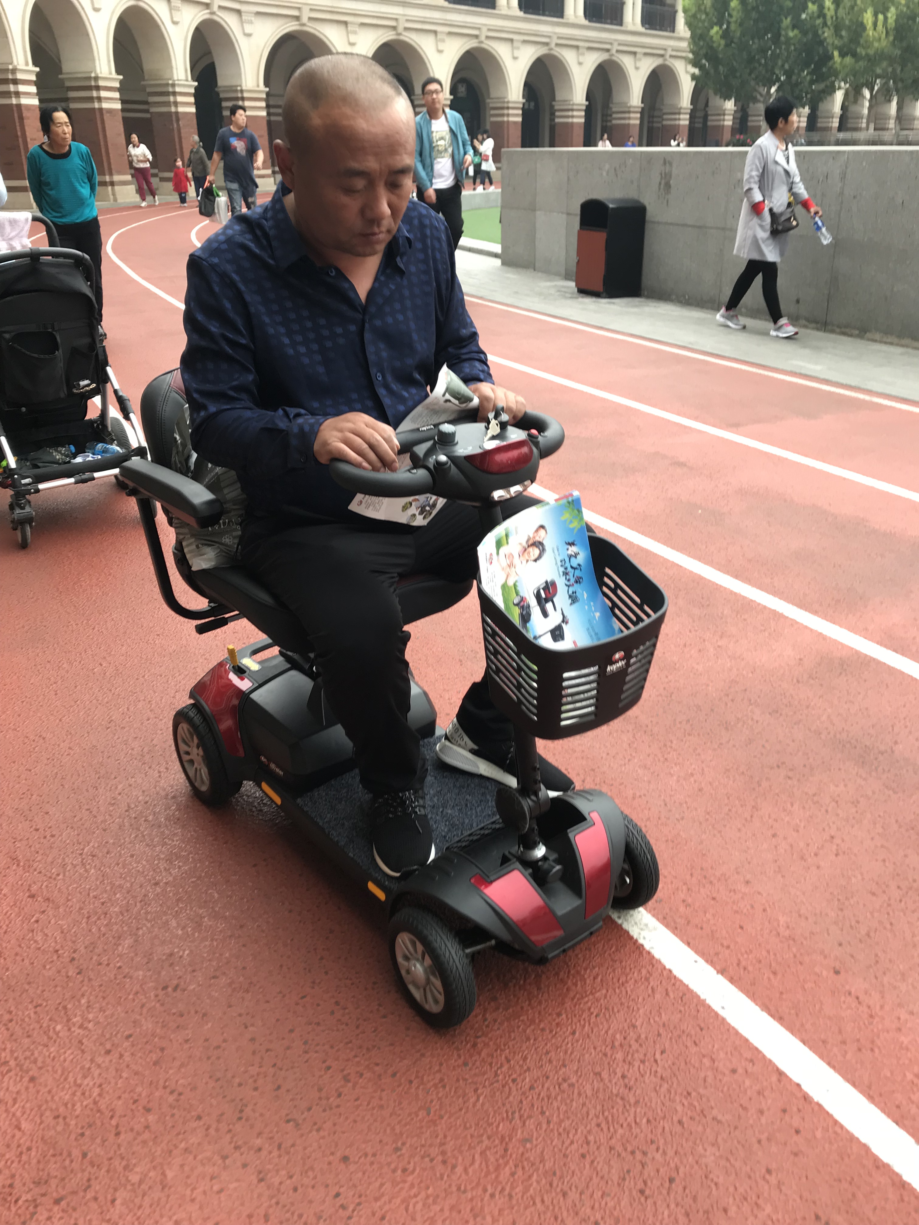 免充气轮胎在智能老年代步车领域应用的优缺点分析-开天乐代步车