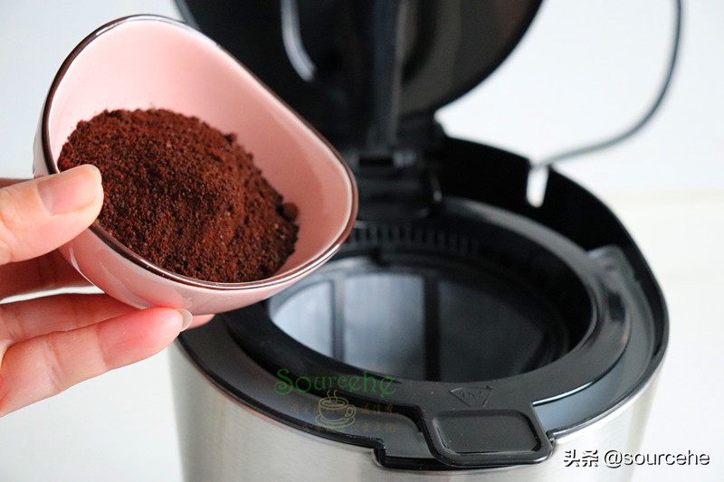 冬日下午茶，一杯熱乎乎的棉花糖咖啡，暖暖得很愜意，做法簡單