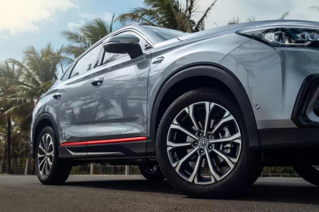 售价下调、配置提升，新款长安CS85 COUPE有何亮点？