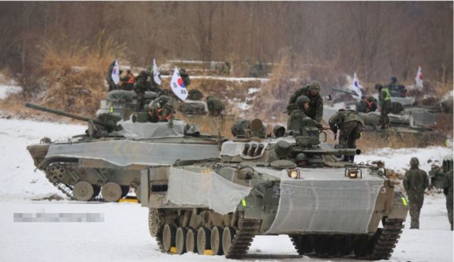 俄罗斯想用装甲车抵债，韩国如获至宝要70辆，至今不想让它退休